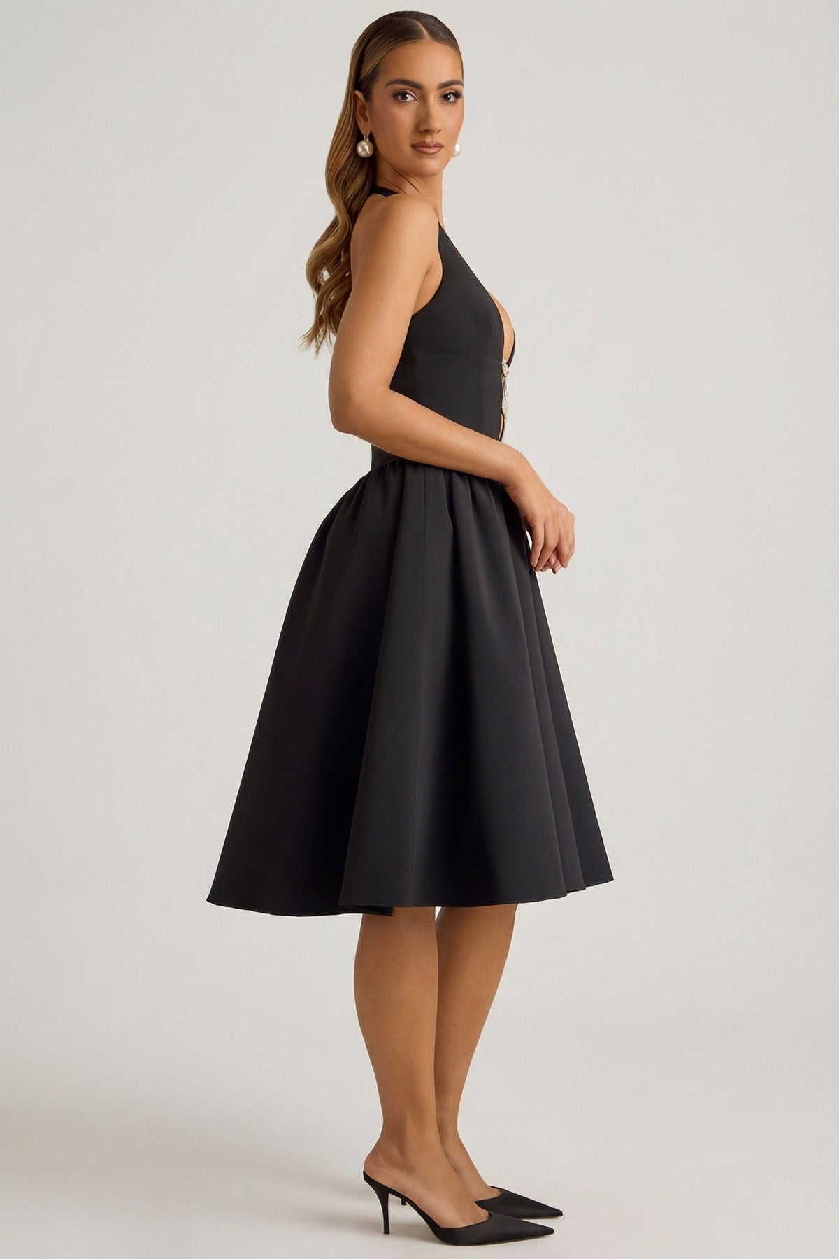Halterneck Bow-Detail Midi Dress in Black – view 4
